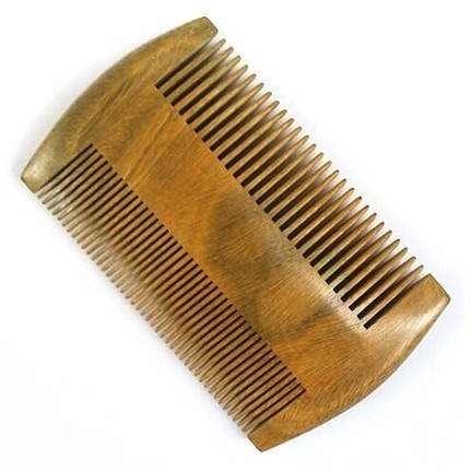 Beard Comb 00786 Sandalwood - dvojstranný hrebeň na fúzy zo santalového dreva